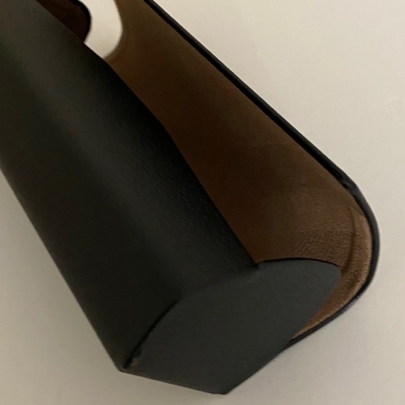 Burberry hardcover case - Picture 9 of 10